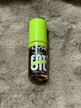NYX Fat Oil Chillz Lip Gloss - Strawberry Slush